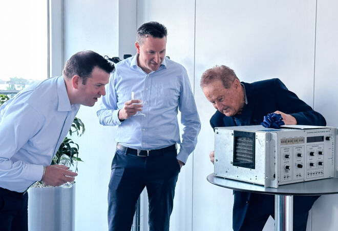 Remo Vogelsang explaining the QMG 511 to Oliver Wyrsch, CEO and William Opie, President Vacuum Control Remo-Vogelsang